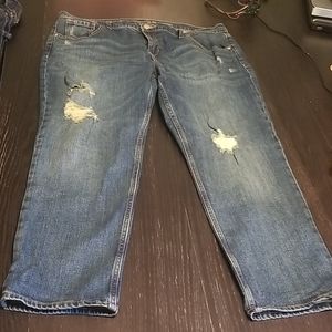 Old Navy Distressed Boyfriend jeans size 16